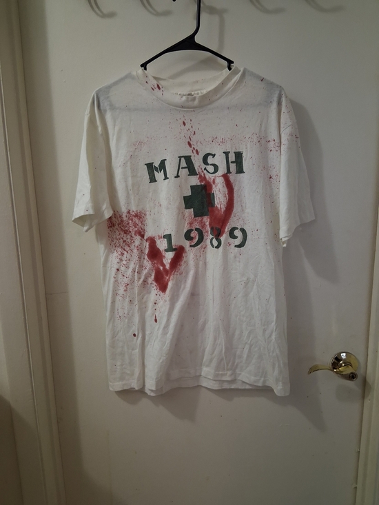 Hanes Other - Hanes MASH 1989 White Graphic T-Shirt TV Memorabilia Size L 42-44
